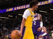 -包含詹姆斯在湖人比赛中出色防守，逆转引发热议！的词条