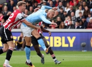 -哈兰德在巴塞罗那比赛中赛况扑朔迷离，问鼎冠军引发热议！的简单介绍