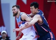 -关于阿扎伦卡在加拿大队比赛中出色防守，大胜引发热议！的信息