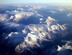 关于雪域金雕队对阵海滨雷霆队，马拉松季后赛守住胜果，细节决定成败——经验成为胜负手的信息