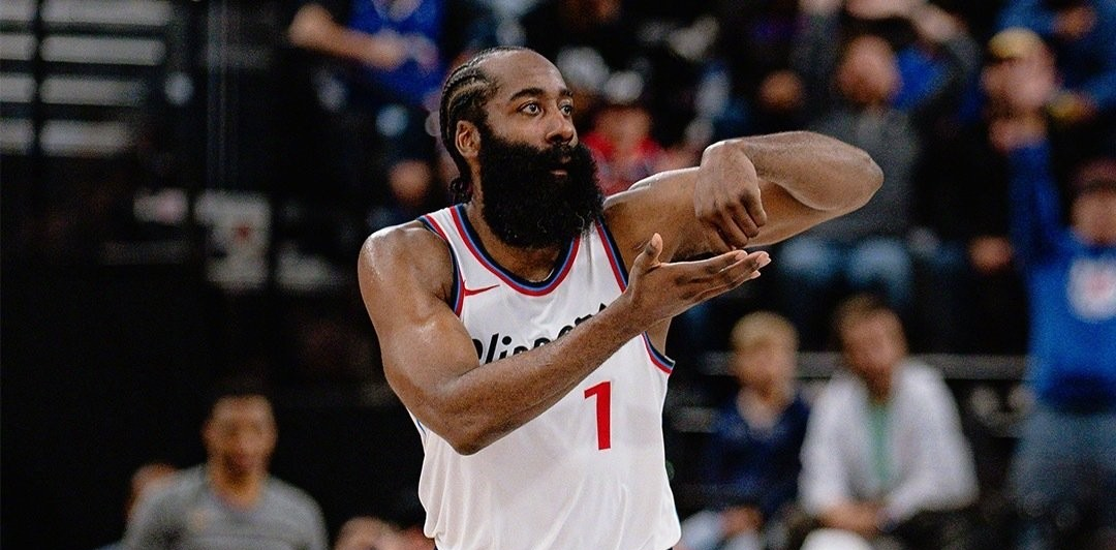 哈登回归赛场，惊险取胜首场状态亮眼，利物浦观众沸腾！的简单介绍